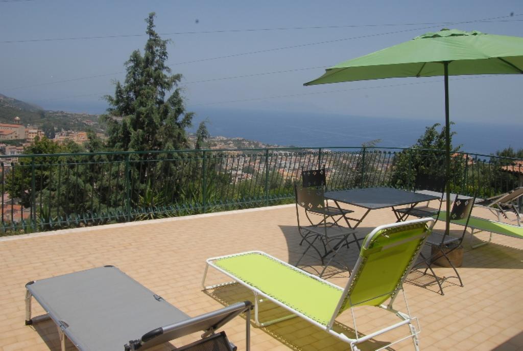 B&B Villa Zia Febronia Patti Luaran gambar